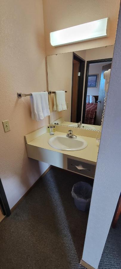 Mackinaw Budget Inn Mackinaw City Ngoại thất bức ảnh