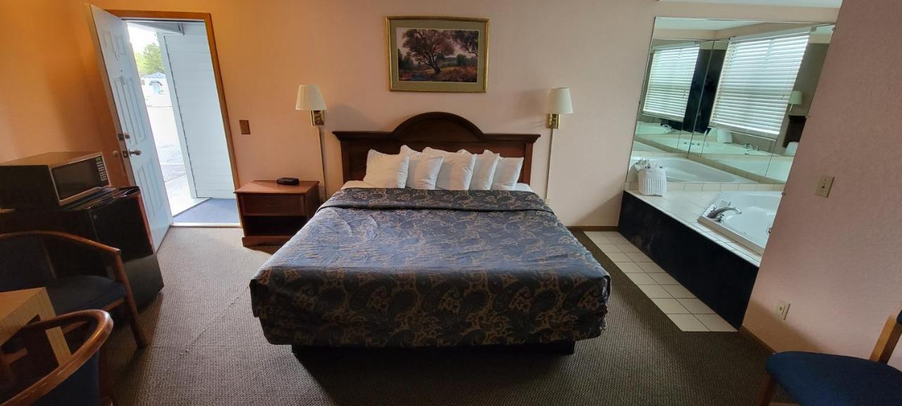 Mackinaw Budget Inn Mackinaw City Ngoại thất bức ảnh