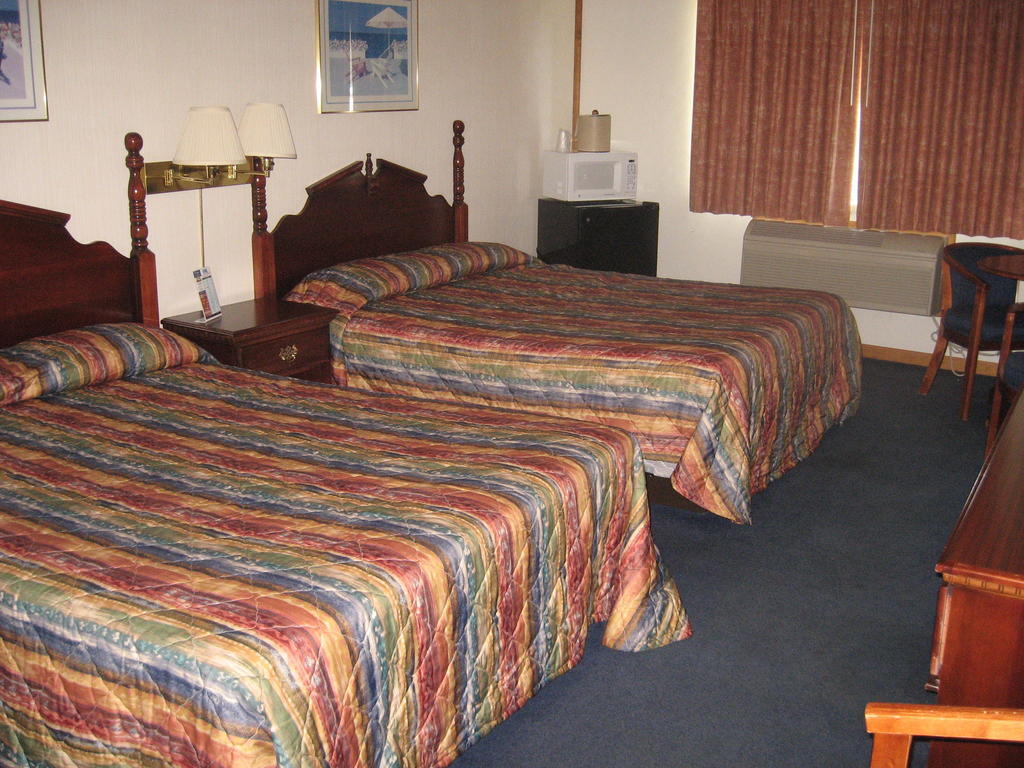 Mackinaw Budget Inn Mackinaw City Ngoại thất bức ảnh