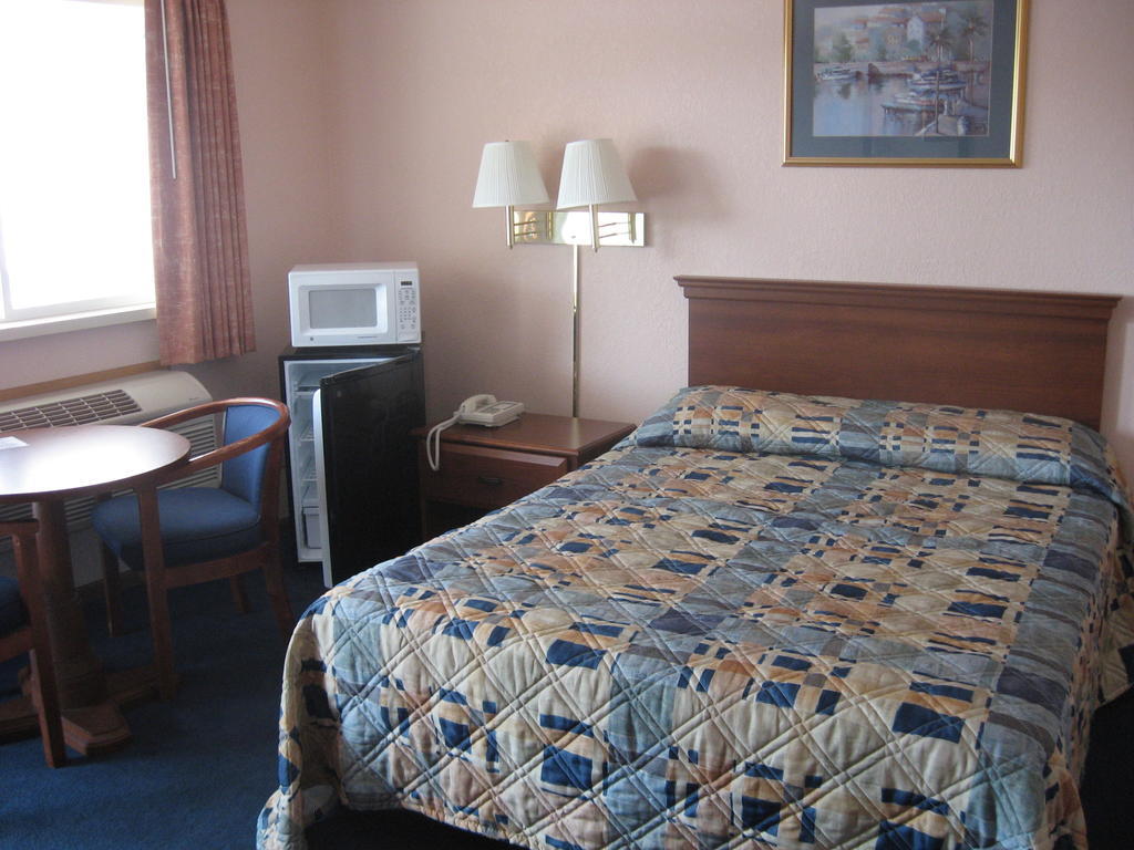 Mackinaw Budget Inn Mackinaw City Ngoại thất bức ảnh