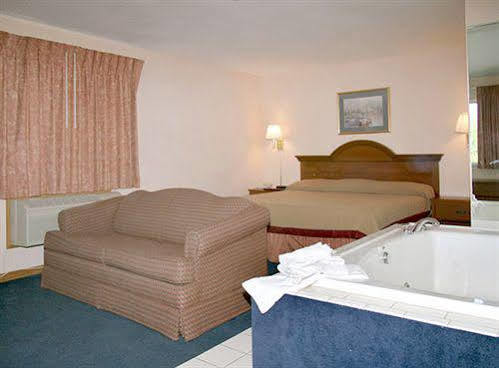 Mackinaw Budget Inn Mackinaw City Ngoại thất bức ảnh